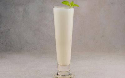 Hűsítő nyári élmény a pohárban: az ayran varázsa